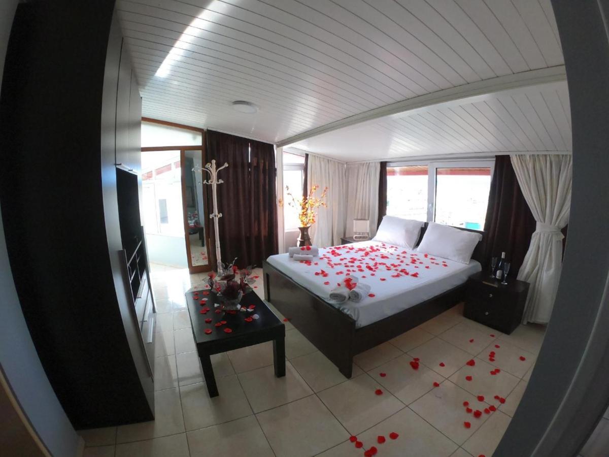 Hotel Anxhelo Kucove Bagian luar foto