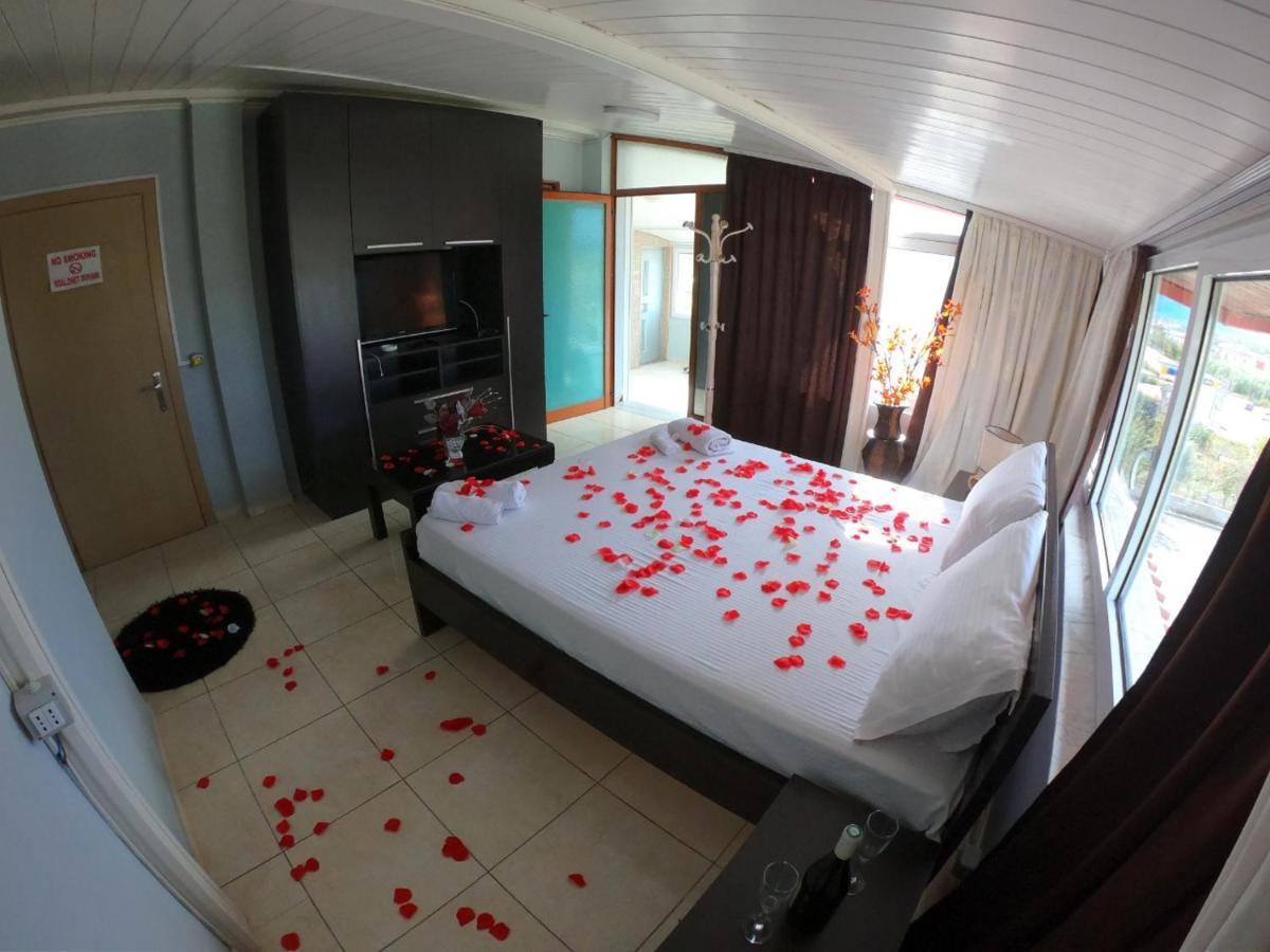 Hotel Anxhelo Kucove Bagian luar foto