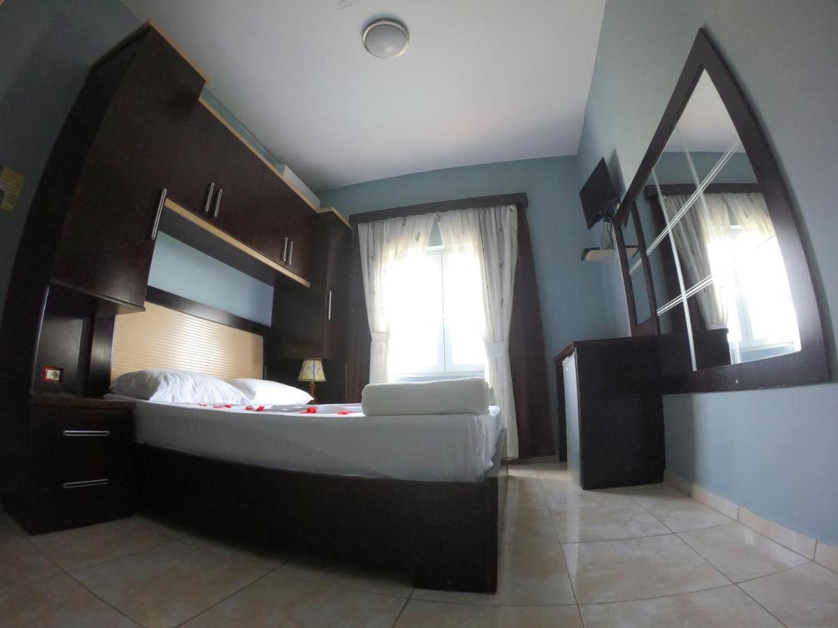 Hotel Anxhelo Kucove Bagian luar foto